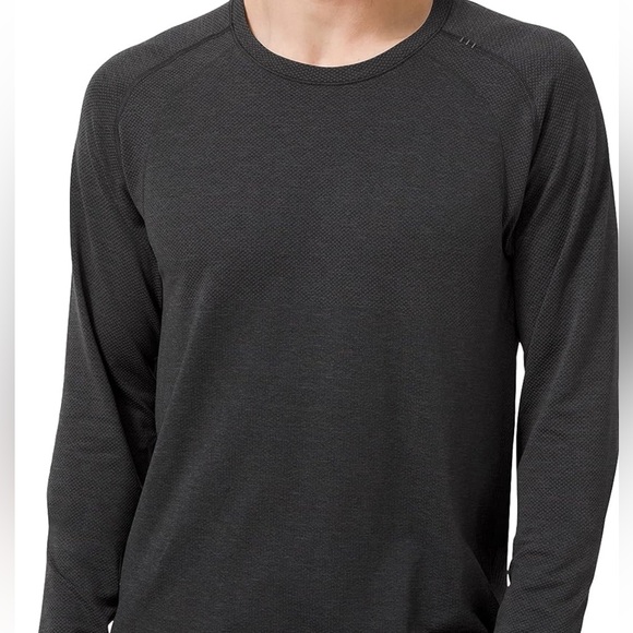 Lululemon Men’s Long Sleeve solid black athletic shirt Sz M - Picture 2 of 5